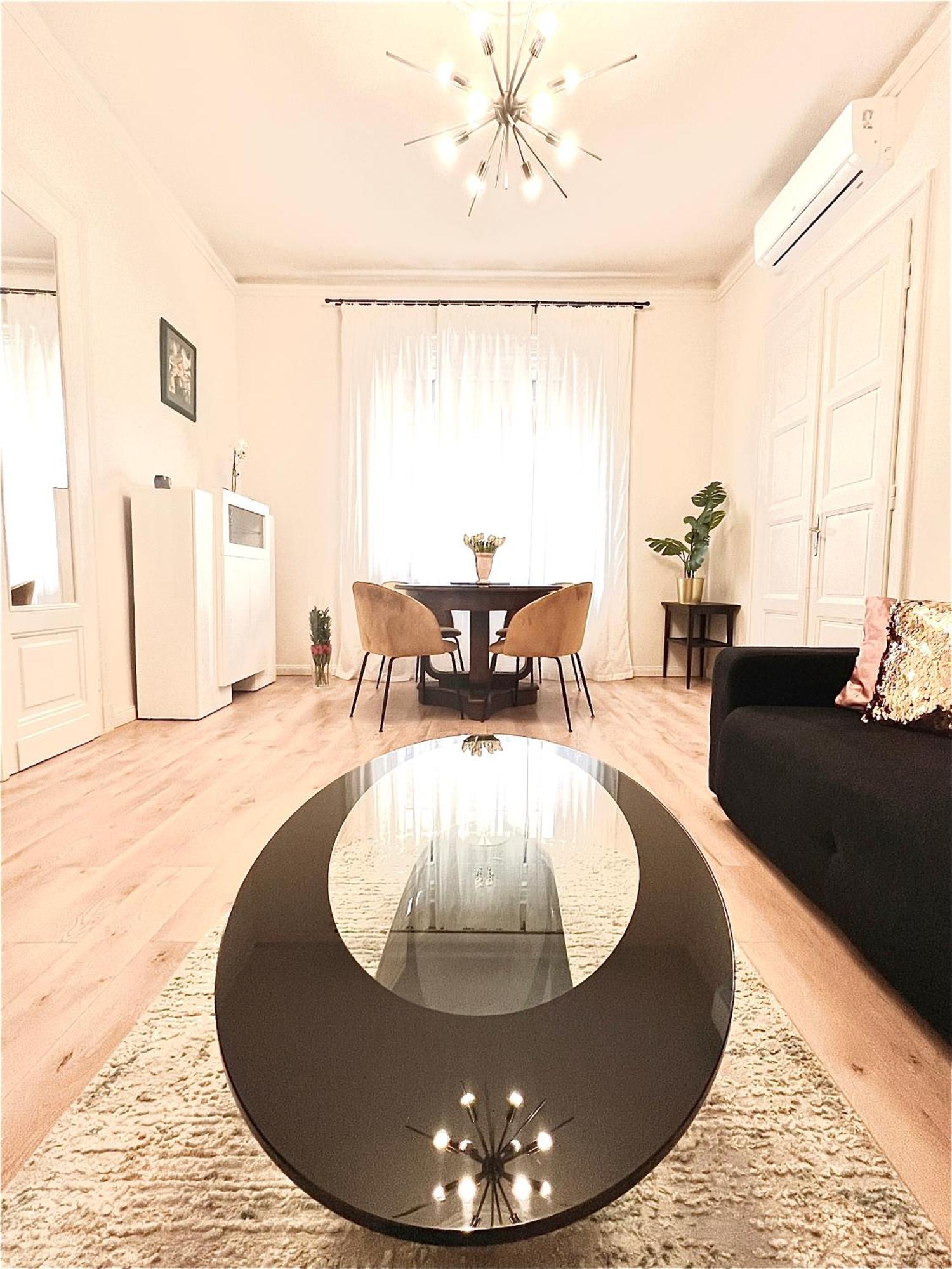 Brand New Parliament Designer Smarthome For 4 Ppl Apartment